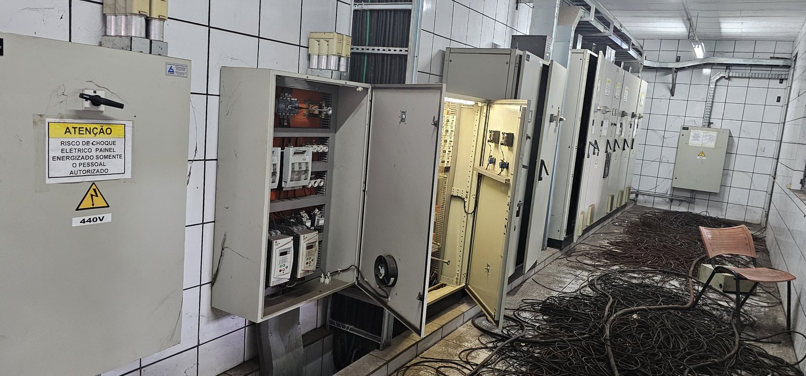 Âncora Norte — Nova automação do Alto-Forno 1 1 Painéis existentes avaliados no levantamento da nova automação do Alto-Forno 1