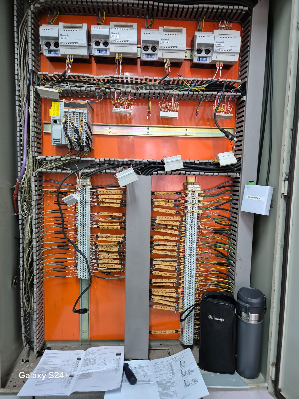 Âncora Norte — Nova automação do Alto-Forno 1 4 Nova estação remota Rockwell com adaptador 5069-AENTR e módulos Compact 5000 instalada no Alto-Forno 1 da Âncora