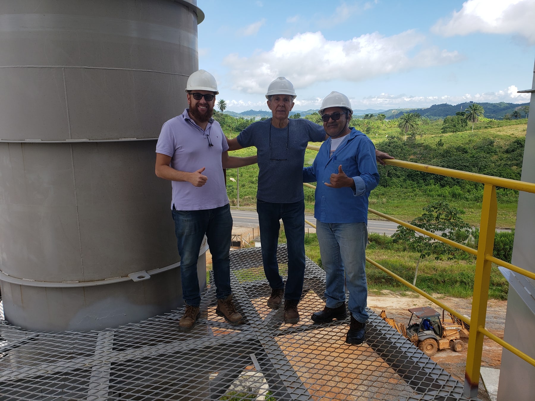 Valobras — painéis elétricos e automação da moagem de cimento 7 Equipe em campo durante o projeto da moagem de cimento