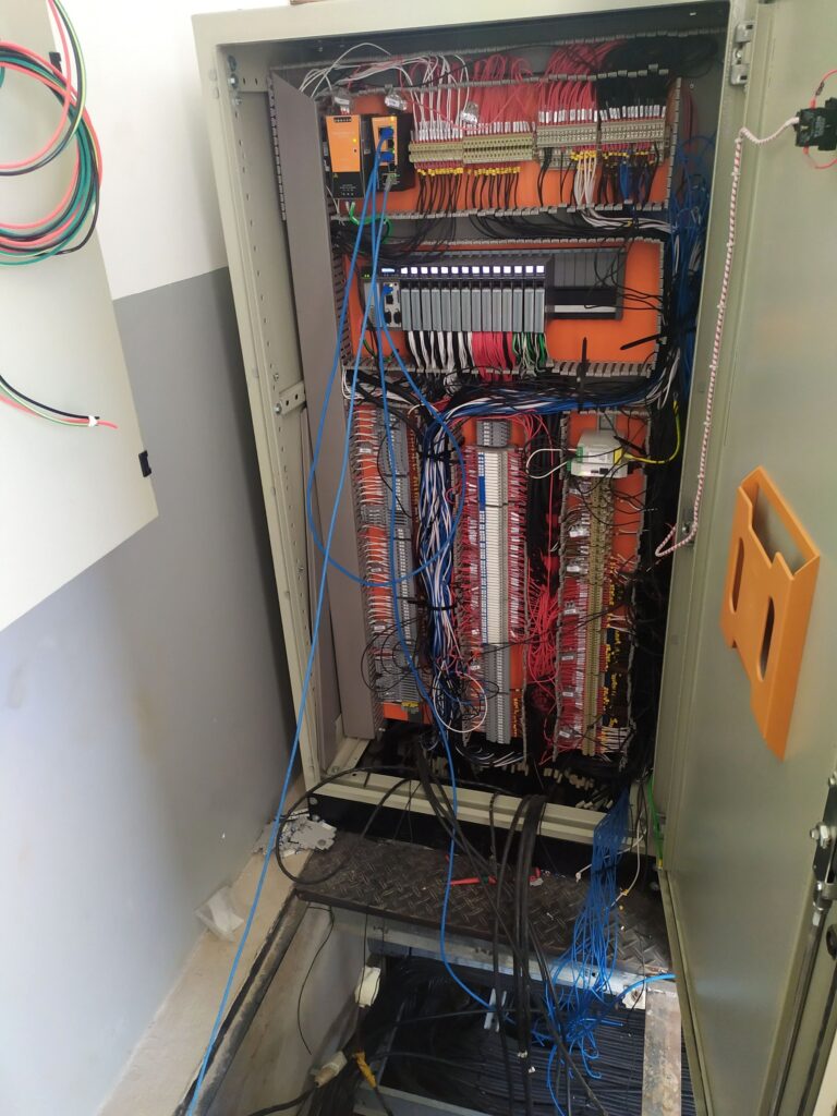 Sistema de aspersão de vagões da MRS — plc
