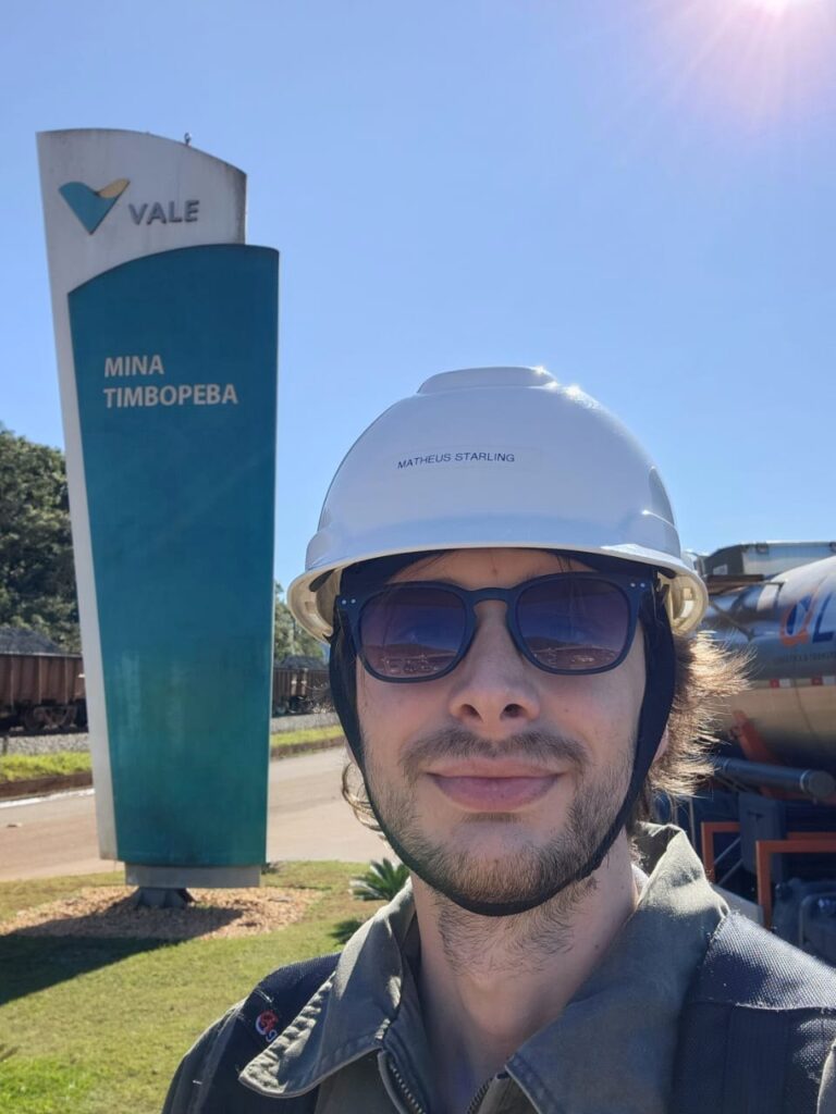 Matheus, da equipe SEABRA, na Mina Timbopeba durante três meses de acompanhamento do start-up